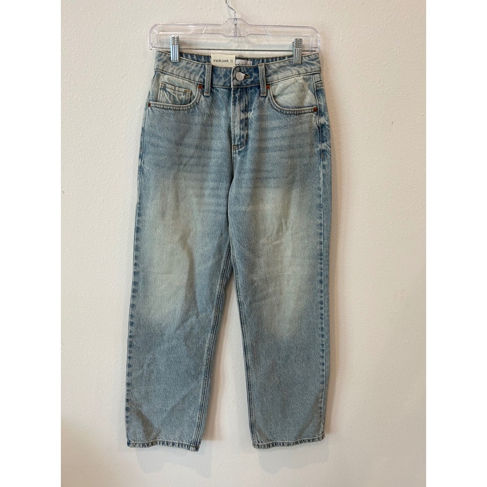 Sneak Peek Vintage Mid Rise Straight Fit Jeans Light Wash Denim Size 25 NWT